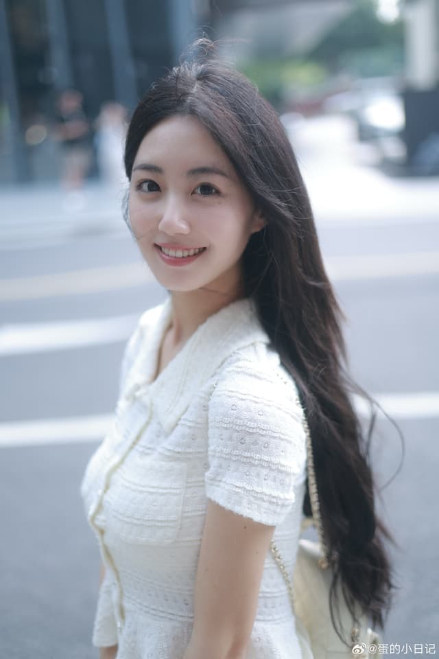 喜欢的一组街拍 ​​​ 摄影师：蛋的小日记